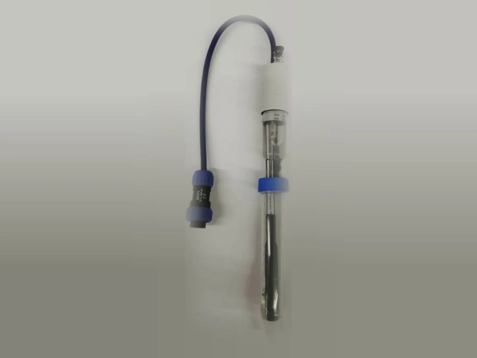 Selective electrode for permanganate