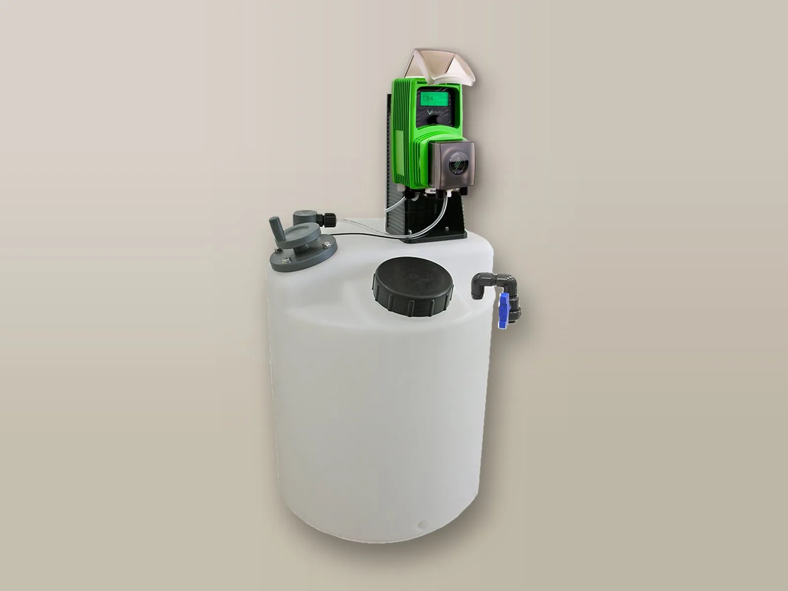 Dosing station with the pump mounted on the chemical tank